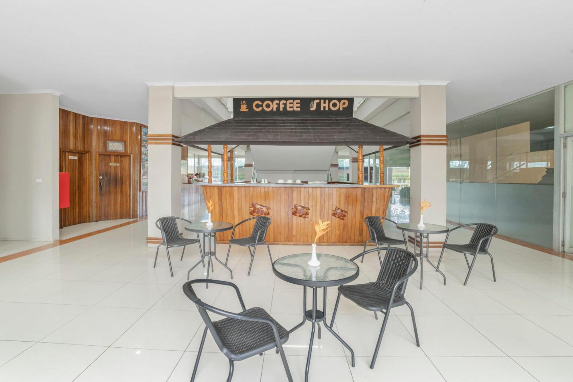 Trans International Hotel Nadi Esterno foto